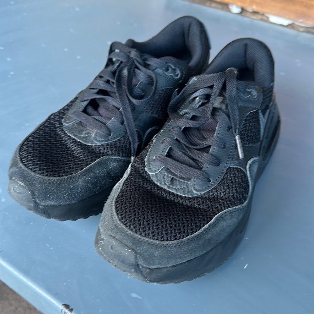 Nike Airmax size 8 US Black